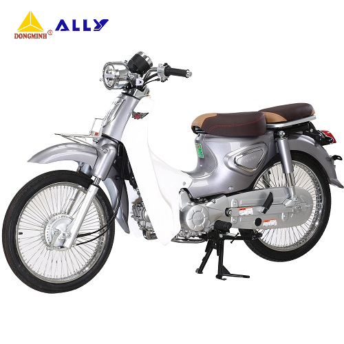 Xe máy 50cc được thiết kế nhỏ nhắn, và dễ điều khiển, vì thế xe phù hợp với vóc dáng người Việt mọi lứa tuổi